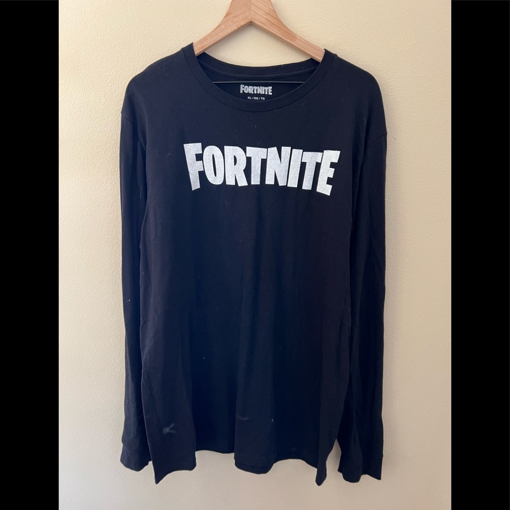 Black long sleeve Fortnite T-shirt hundred percent cotton